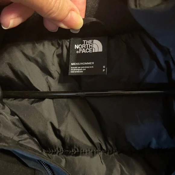 The North Face Men's Black Hooded Winter Jacket - Picture 3 of 5